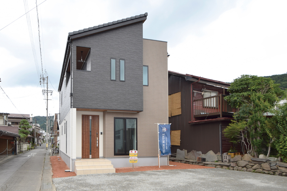 長野県諏訪市湯の脇 写真1