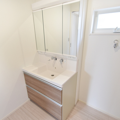 尾張旭市平子町東　テイラーハウス（全1棟）