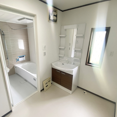 須賀川市芹沢町　リセットハウス