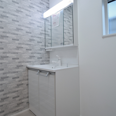 岡谷市長地権現町　リセットハウス