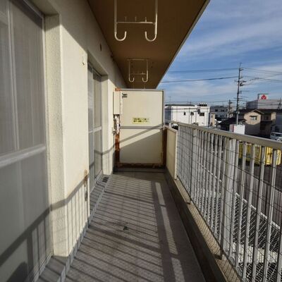 エメラルドマンション豊成　202