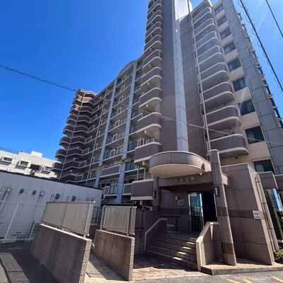 ペルル日明305号室